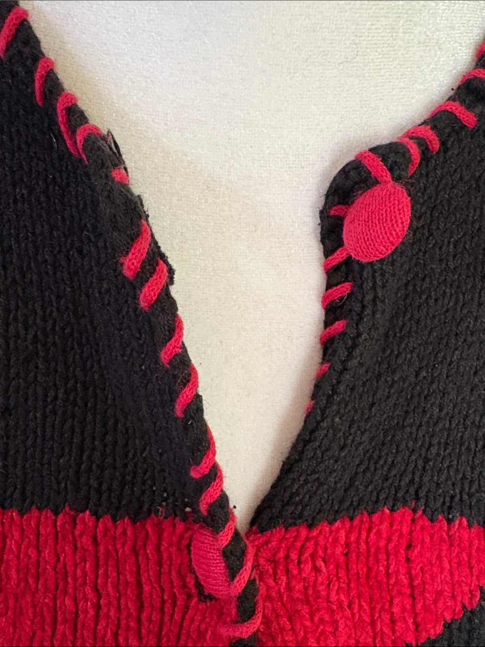 Vintage Christmas Red, Black & Cream Cardigan 1998 tag - Picture 2 of 14
